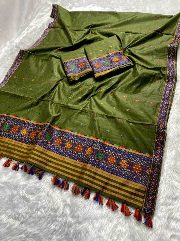 Ready-To-Wear Multi-Dhaga Work AC Cotton* Mekhela Sador