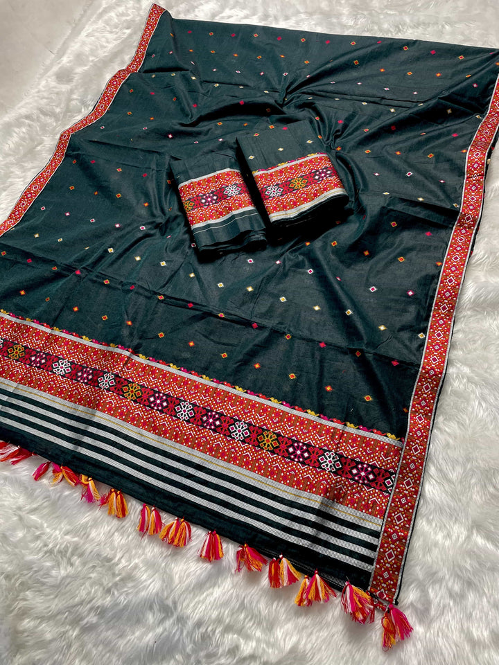 Ready-To-Wear Multi-Dhaga Work AC Cotton* Mekhela Sador