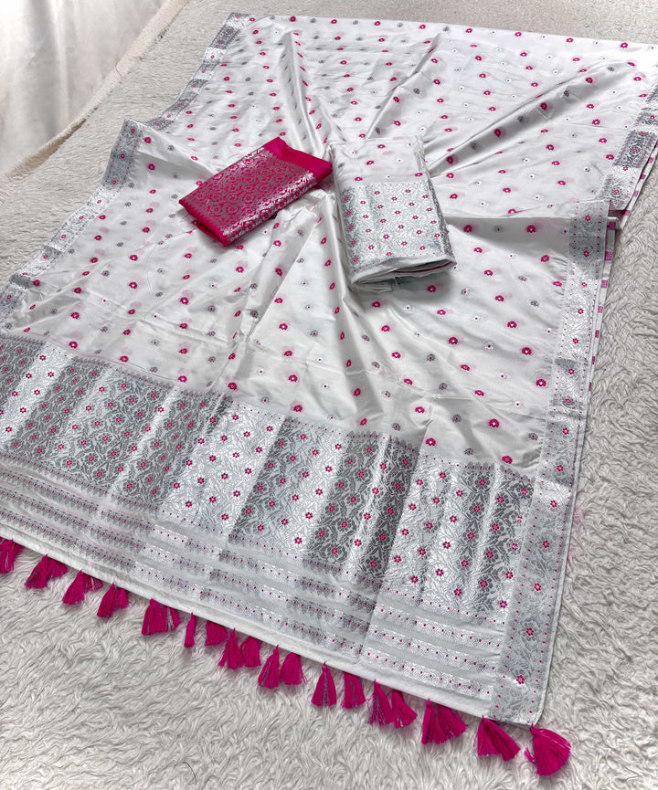 Ready-To-Wear Mix Set Mekhela Sador - Contrast Rani Blouse
