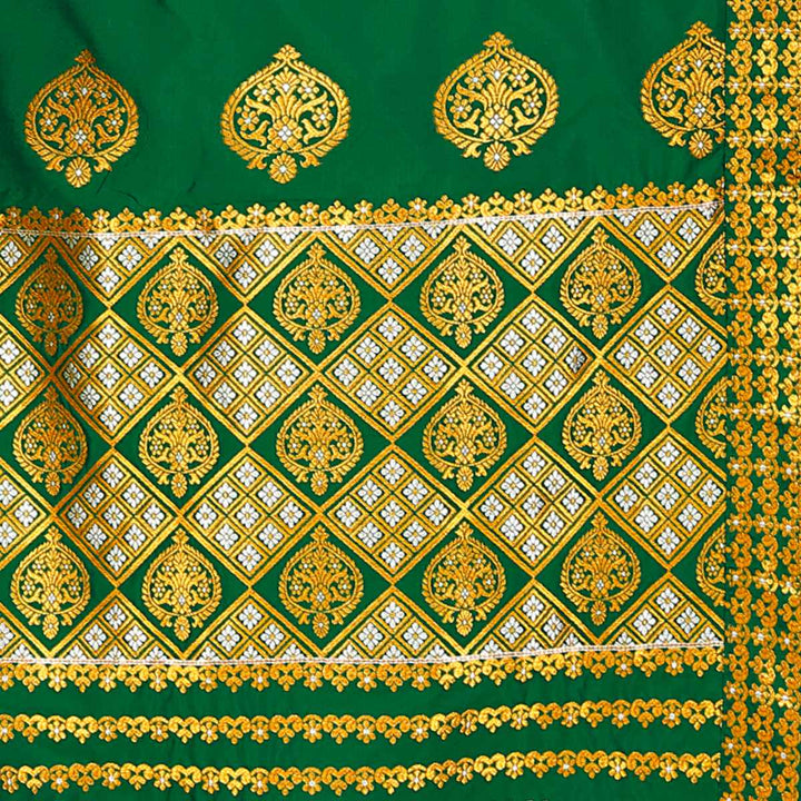 সোণ আৰু বগা গুনা মিক্স ছেট মেখলা চাদৰ