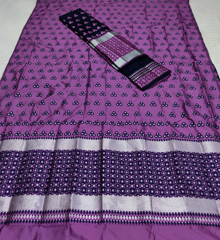 কণ্ট্ৰাষ্ট মিক্স ছেট মেখলা চাদৰ