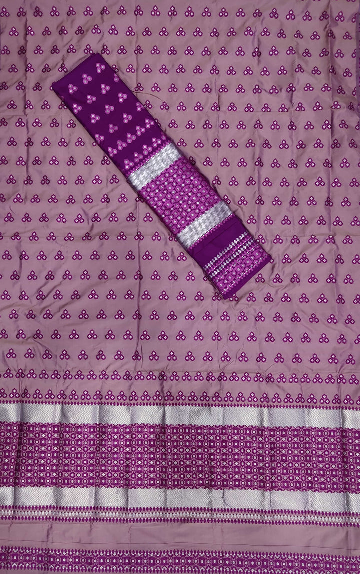 কণ্ট্ৰাষ্ট মিক্স ছেট মেখলা চাদৰ