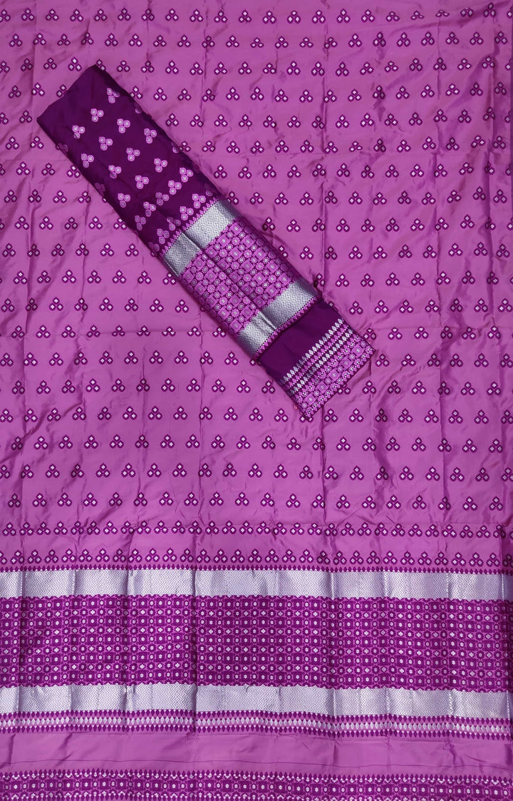 কণ্ট্ৰাষ্ট মিক্স ছেট মেখলা চাদৰ