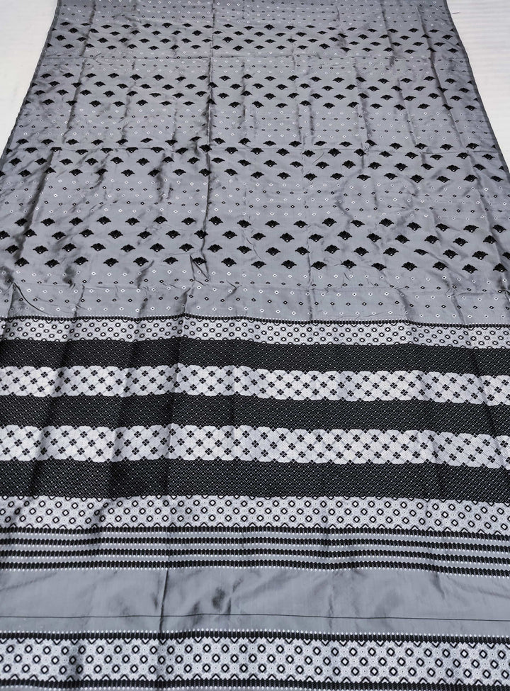 Contrast Mix Set Mekhela Sador