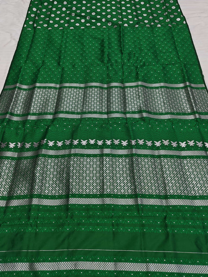 সূতাৰ- কাম (Dhaga-Work) মিক্স ছেট মেখলা চাদৰ