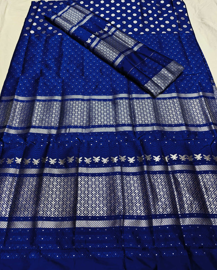সূতাৰ- কাম (Dhaga-Work) মিক্স ছেট মেখলা চাদৰ
