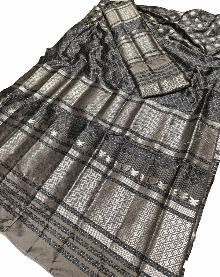 সূতাৰ- কাম (Dhaga-Work) মিক্স ছেট মেখলা চাদৰ