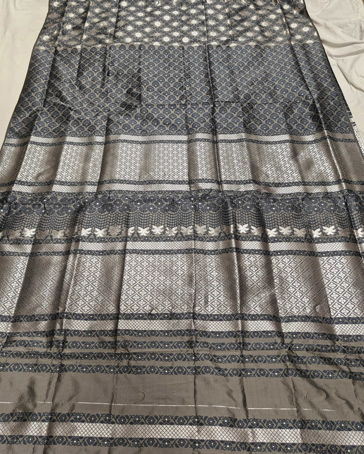 সূতাৰ- কাম (Dhaga-Work) মিক্স ছেট মেখলা চাদৰ