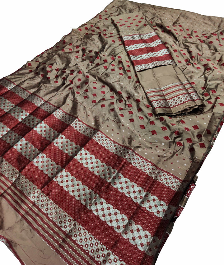 সূতাৰ- কাম (Dhaga-Work) মিক্স ছেট মেখলা চাদৰ