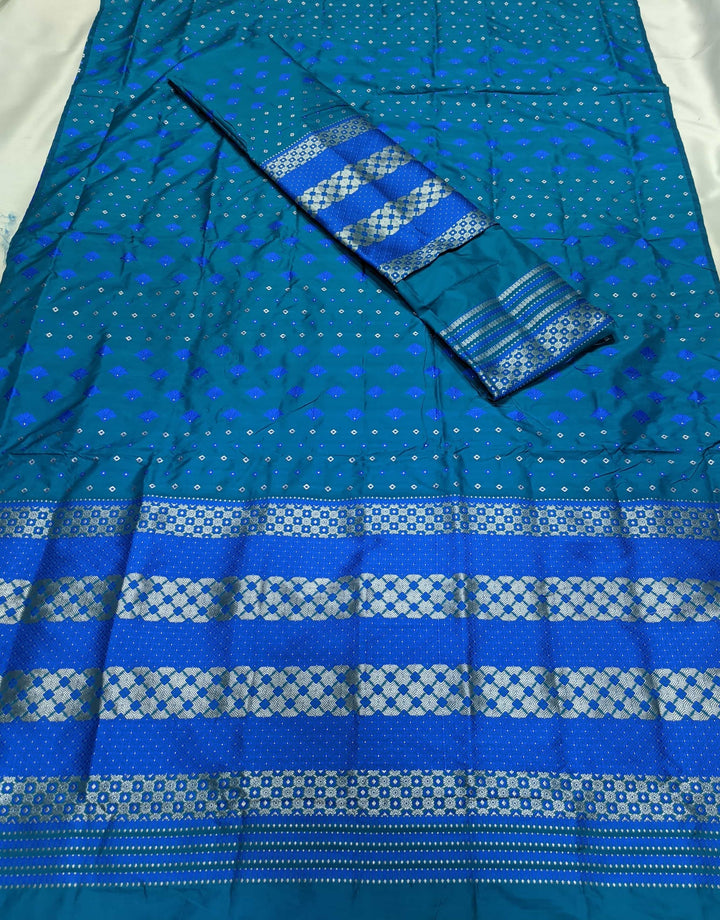 সূতাৰ- কাম (Dhaga-Work) মিক্স ছেট মেখলা চাদৰ