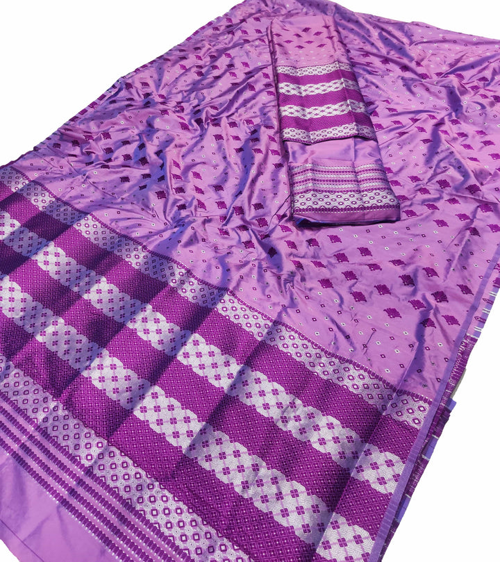 সূতাৰ- কাম (Dhaga-Work) মিক্স ছেট মেখলা চাদৰ