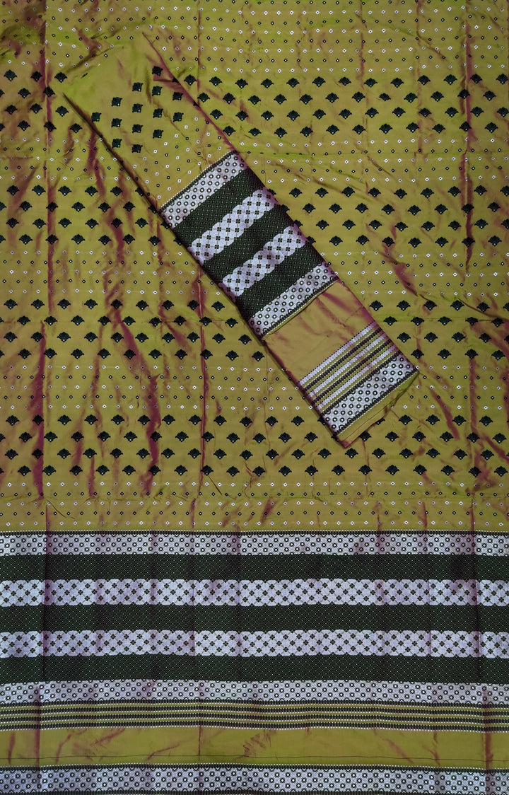 সূতাৰ- কাম (Dhaga-Work) মিক্স ছেট মেখলা চাদৰ