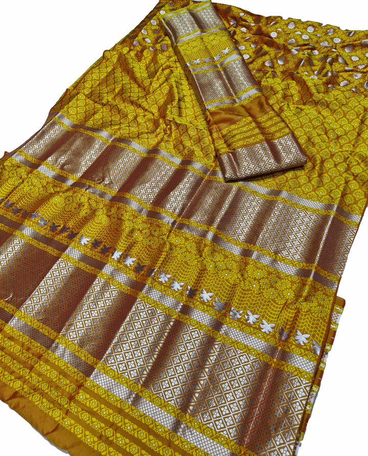 সূতাৰ- কাম (Dhaga-Work) মিক্স ছেট মেখলা চাদৰ