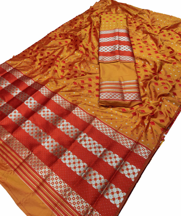 সূতাৰ- কাম (Dhaga-Work) মিক্স ছেট মেখলা চাদৰ