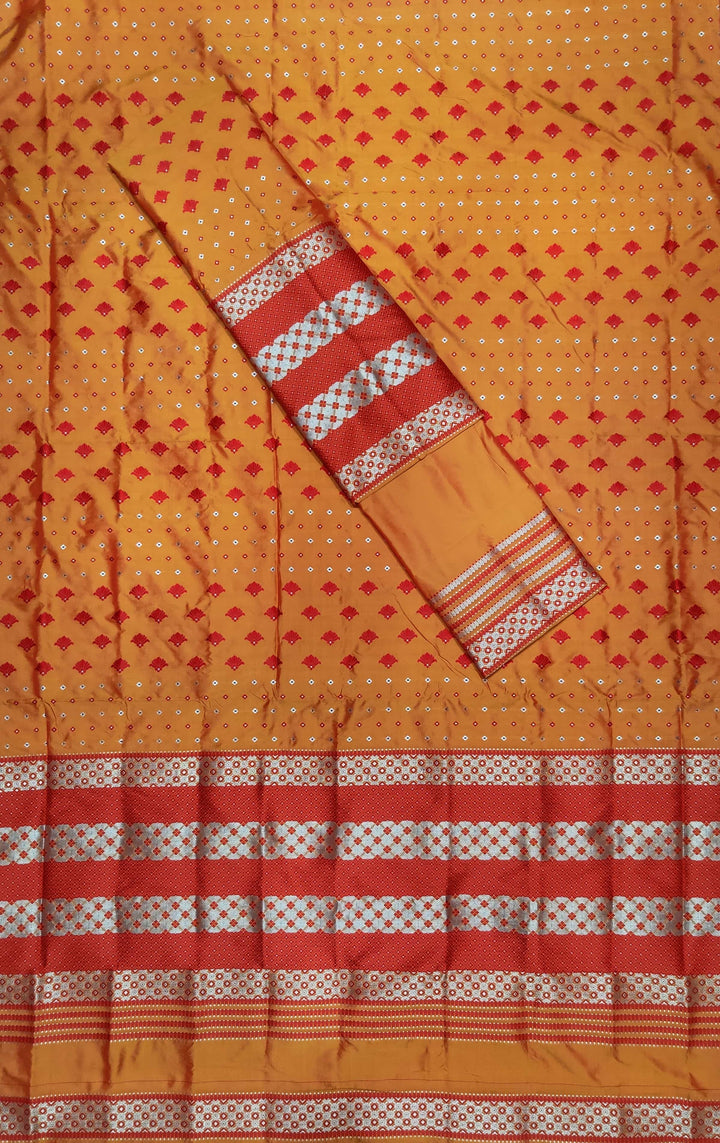 সূতাৰ- কাম (Dhaga-Work) মিক্স ছেট মেখলা চাদৰ