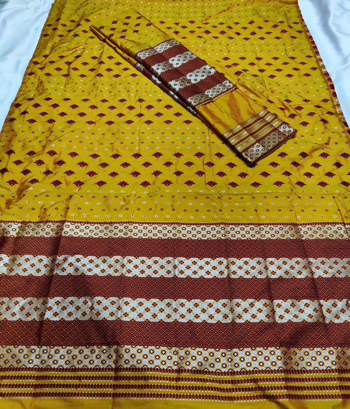 সূতাৰ- কাম (Dhaga-Work) মিক্স ছেট মেখলা চাদৰ