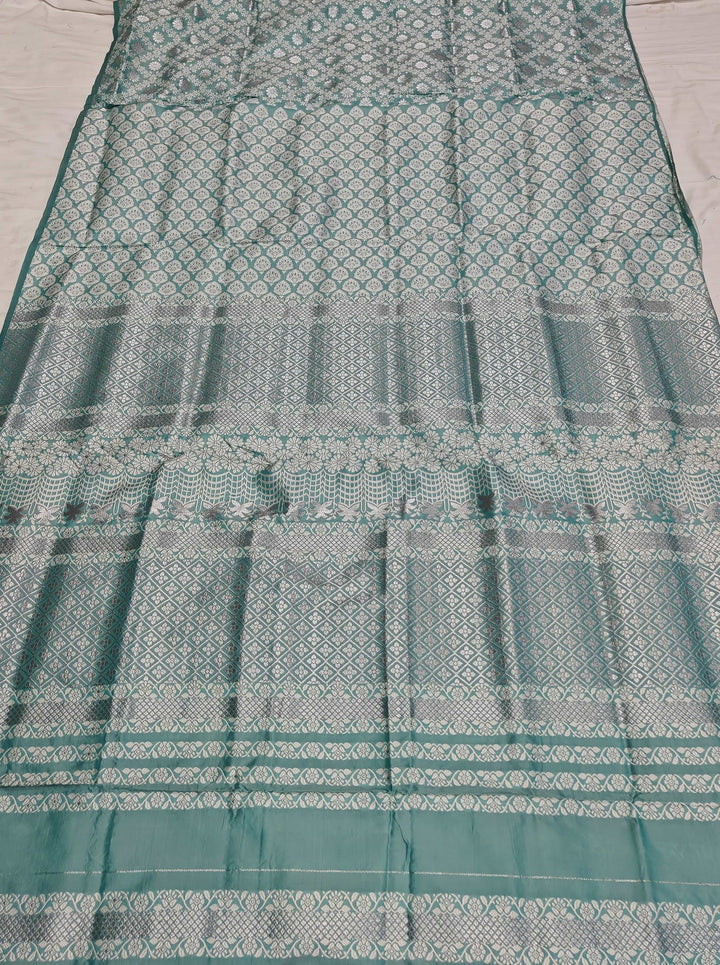 সূতাৰ- কাম (Dhaga-Work) মিক্স ছেট মেখলা চাদৰ