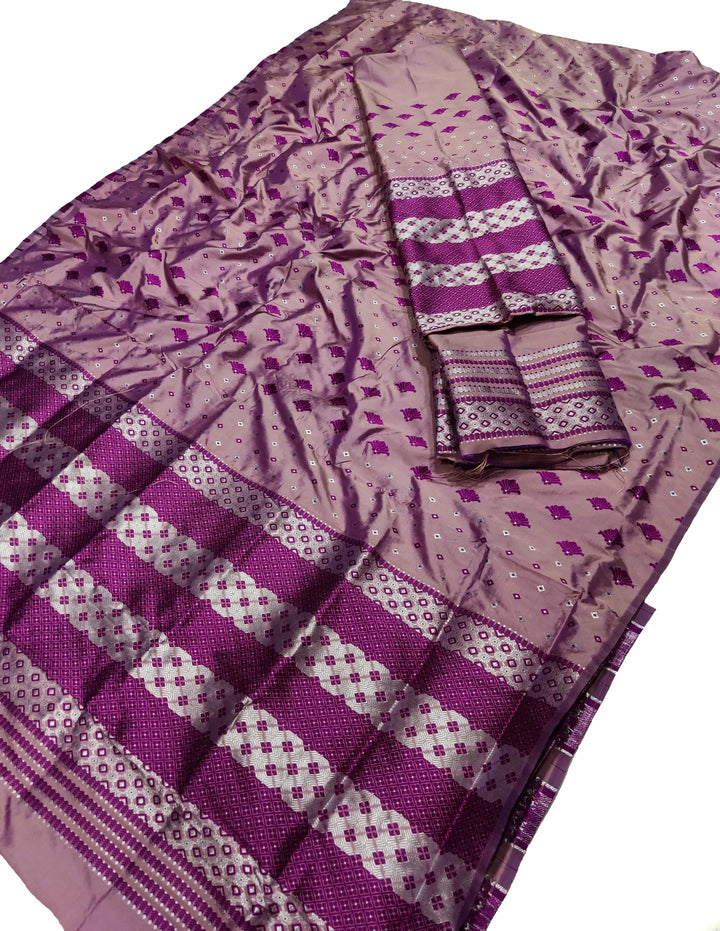 সূতাৰ- কাম (Dhaga-Work) মিক্স ছেট মেখলা চাদৰ