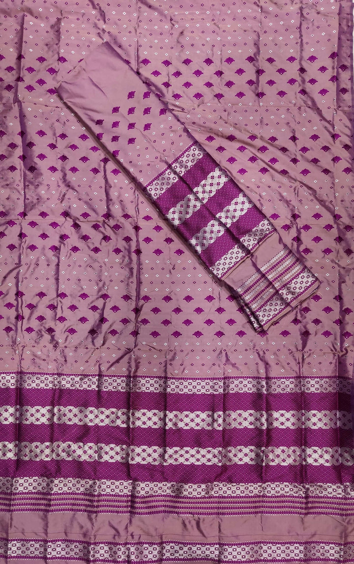 সূতাৰ- কাম (Dhaga-Work) মিক্স ছেট মেখলা চাদৰ