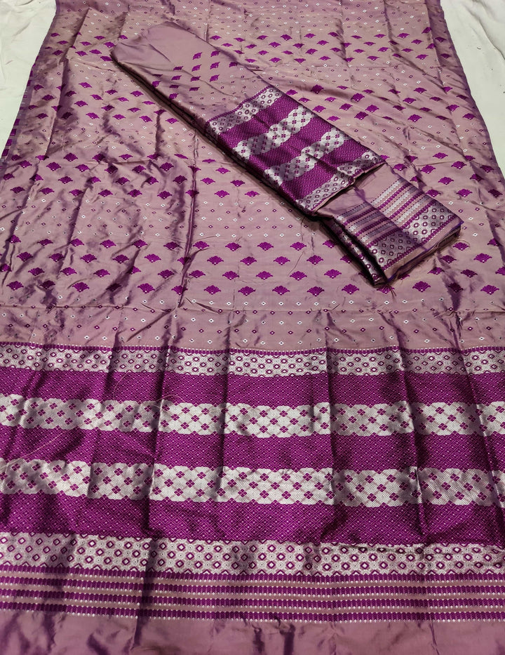 সূতাৰ- কাম (Dhaga-Work) মিক্স ছেট মেখলা চাদৰ