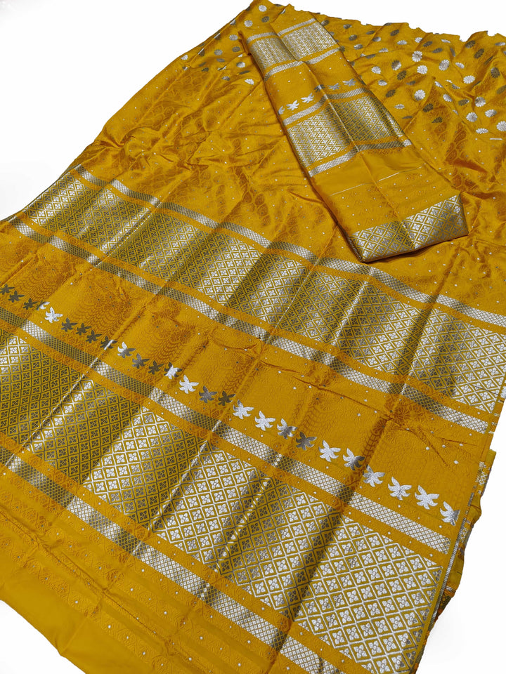 সূতাৰ- কাম (Dhaga-Work) মিক্স ছেট মেখলা চাদৰ