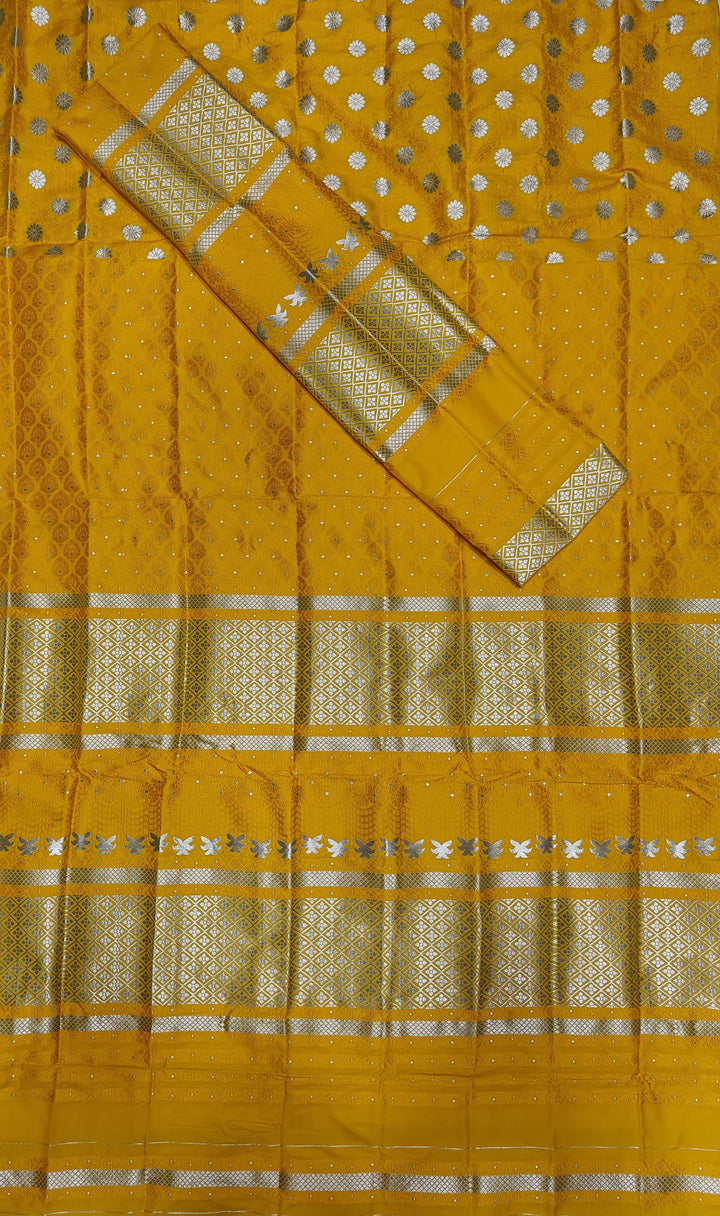 সূতাৰ- কাম (Dhaga-Work) মিক্স ছেট মেখলা চাদৰ