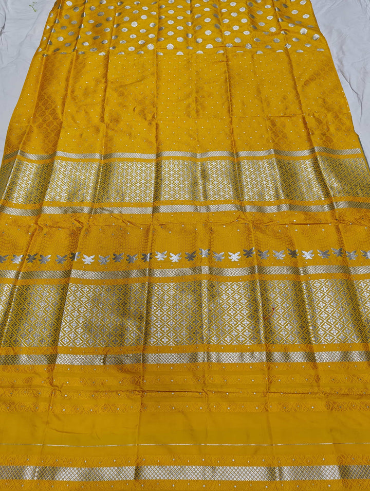সূতাৰ- কাম (Dhaga-Work) মিক্স ছেট মেখলা চাদৰ